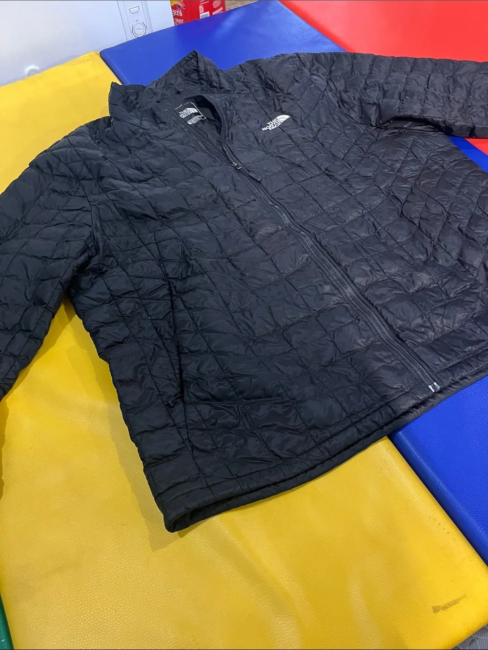 The Northern Face Black Quilted Packable Jacket Thermoball great older style XXL